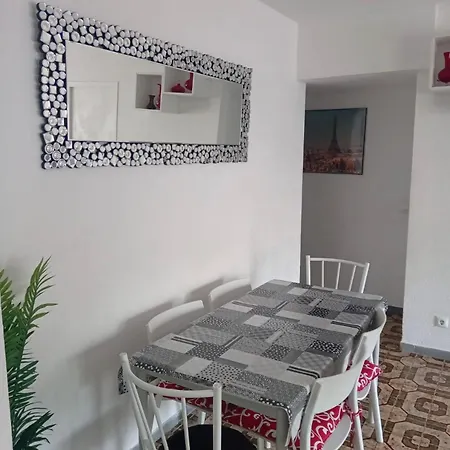 Pres De La Costa Brava Apartment *